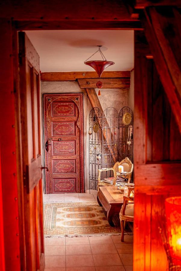 Domaine De La Croix Du Vexin Bed & Breakfast Themericourt Екстериор снимка